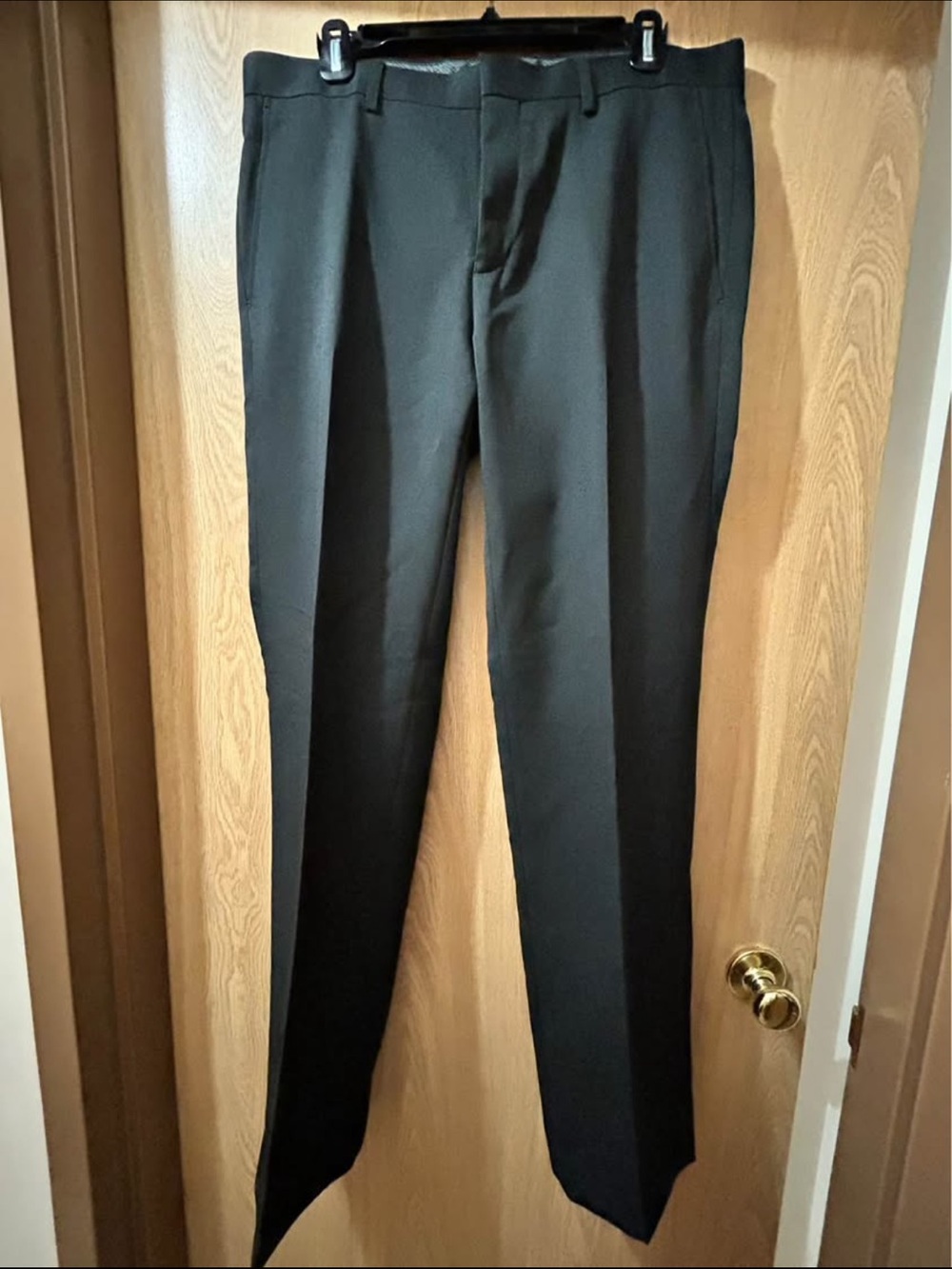 le chateau Men's Black Dress Pants - Sleek Tailored Style